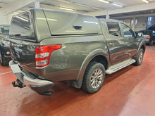 Afbeelding in Gallery-weergave laden, Mitsubishi L200 2.4 Diesel Manuelle 05 / 2019