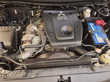 Load image into Gallery viewer, Mitsubishi L200 2.4 Diesel Automatique 01 / 2016