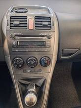Charger l'image dans la galerie, Toyota Auris 1.4 Essence Manuelle 08 / 2007