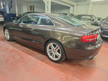 Charger l'image dans la galerie, Audi A5 Coupé 2.0 Essence Manuelle 01 / 2011