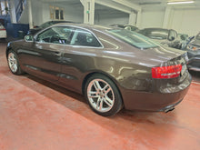 Charger l'image dans la galerie, Audi A5 Coupé 2.0 Essence Manuelle 01 / 2011