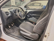 Charger l'image dans la galerie, Toyota Aygo 1.0 Essence Manuelle 08 / 2019