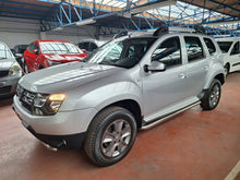 Load image into Gallery viewer, Dacia Duster 1.2 Essence Manuelle 01 / 2015