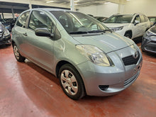 Charger l'image dans la galerie, Toyota Yaris 1.0 Essence Manuelle 07 / 2006