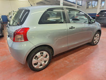 Charger l'image dans la galerie, Toyota Yaris 1.0 Essence Manuelle 07 / 2006