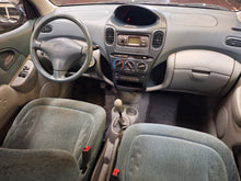 Charger l'image dans la galerie, Toyota Yaris Verso 1.3 Essence Manuelle 01 / 2003