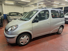 Charger l'image dans la galerie, Toyota Yaris Verso 1.3 Essence Manuelle 01 / 2003