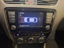 Charger l'image dans la galerie, Skoda Octavia 1.0 Essence Manuelle 05 / 2017