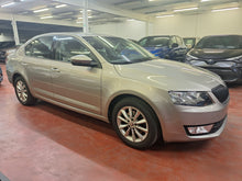 Charger l'image dans la galerie, Skoda Octavia 1.0 Essence Manuelle 05 / 2017