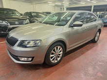 Charger l'image dans la galerie, Skoda Octavia 1.0 Essence Manuelle 05 / 2017