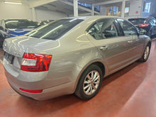 Charger l'image dans la galerie, Skoda Octavia 1.0 Essence Manuelle 05 / 2017