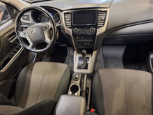 Charger l'image dans la galerie, Mitsubishi L 200 2.3 Diesel Automatique 06 / 2021