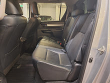 Charger l'image dans la galerie, Toyota Hilux 2.4 Diesel Automatique 11 / 2017
