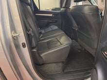 Charger l'image dans la galerie, Toyota Hilux 2.4 Diesel Automatique 11 / 2017