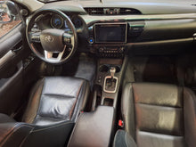 Charger l'image dans la galerie, Toyota Hilux 2.4 Diesel Automatique 11 / 2017