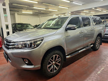 Charger l'image dans la galerie, Toyota Hilux 2.4 Diesel Automatique 11 / 2017