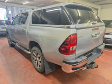 Charger l'image dans la galerie, Toyota Hilux 2.4 Diesel Automatique 11 / 2017