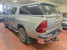 Charger l'image dans la galerie, Toyota Hilux 2.4 Diesel Automatique 11 / 2017