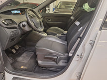Load image into Gallery viewer, Renault Megane Scenic 1.2 Essence Manuelle 05 / 2013