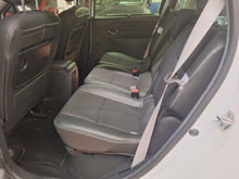Load image into Gallery viewer, Renault Megane Scenic 1.2 Essence Manuelle 05 / 2013