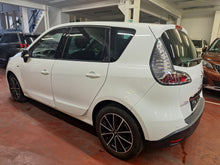 Load image into Gallery viewer, Renault Megane Scenic 1.2 Essence Manuelle 05 / 2013