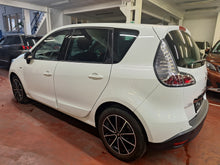 Load image into Gallery viewer, Renault Megane Scenic 1.2 Essence Manuelle 05 / 2013