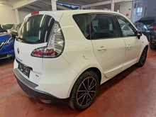 Load image into Gallery viewer, Renault Megane Scenic 1.2 Essence Manuelle 05 / 2013