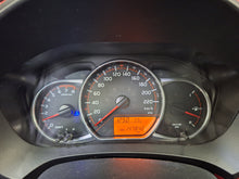 Charger l'image dans la galerie, Toyota Yaris 1.3 Essence Manuelle 04 / 2015
