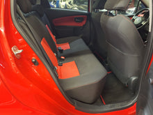 Charger l'image dans la galerie, Toyota Yaris 1.3 Essence Manuelle 04 / 2015