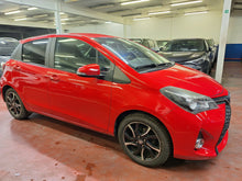 Charger l'image dans la galerie, Toyota Yaris 1.3 Essence Manuelle 04 / 2015