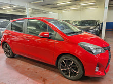 Charger l'image dans la galerie, Toyota Yaris 1.3 Essence Manuelle 04 / 2015