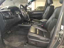 Charger l'image dans la galerie, Toyota Hilux 2.8 Diesel Automatique 06 / 2021