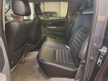Charger l'image dans la galerie, Toyota Hilux 3.0 Diesel Manuelle 12 / 2012