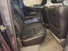 Charger l'image dans la galerie, Toyota Hilux 3.0 Diesel Manuelle 12 / 2012