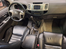Charger l'image dans la galerie, Toyota Hilux 3.0 Diesel Manuelle 12 / 2012