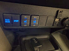 Charger l'image dans la galerie, Toyota Rav4 2.0 Essence 4x4 Automatique 07 / 2017