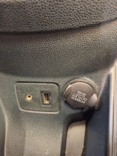Afbeelding in Gallery-weergave laden, Ford Fiesta 1.4 Essence Manuelle 12 / 2012