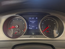 Load image into Gallery viewer, Volkswagen Golf 1.2 Essence Manuelle 02 / 2014