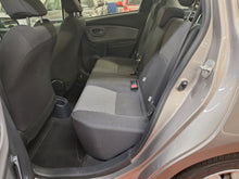 Load image into Gallery viewer, Toyota Yaris 1.3 Essence Manuelle 07 / 2015