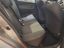 Load image into Gallery viewer, Toyota Yaris 1.3 Essence Manuelle 07 / 2015