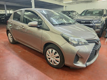 Load image into Gallery viewer, Toyota Yaris 1.3 Essence Manuelle 07 / 2015