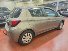 Load image into Gallery viewer, Toyota Yaris 1.3 Essence Manuelle 07 / 2015