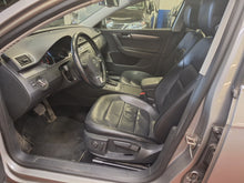 Load image into Gallery viewer, Volkswagen Passat 2.0 Diesel Automatique 06 / 2014