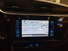 Charger l'image dans la galerie, Toyota Auris 1.8 Hybride Automatique 11 / 2015