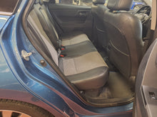 Charger l'image dans la galerie, Toyota Auris 1.8 Hybride Automatique 11 / 2015