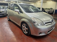 Load image into Gallery viewer, Toyota Corolla Verso 1.8 Essence 7 Places Automatique 03 / 2007