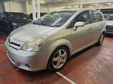 Load image into Gallery viewer, Toyota Corolla Verso 1.8 Essence 7 Places Automatique 03 / 2007