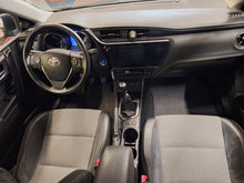 Charger l'image dans la galerie, Toyota Auris 1.2 Essence Manuelle 11 / 2015