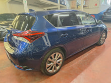 Charger l'image dans la galerie, Toyota Auris 1.2 Essence Manuelle 11 / 2015