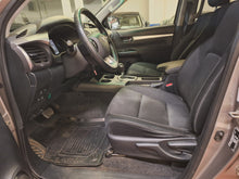 Afbeelding in Gallery-weergave laden, Toyota Hilux 2.4 Diesel Automatique 09 / 2016